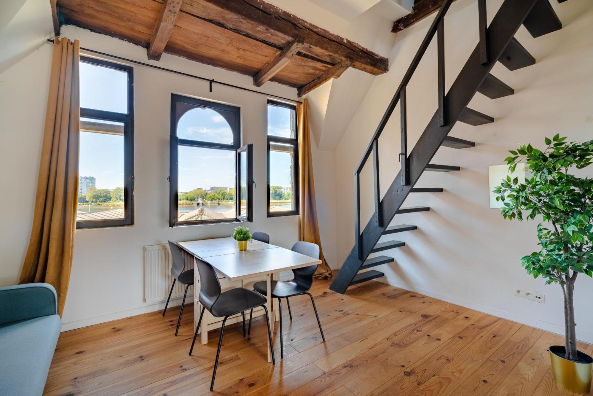 Charming Two-Bedroom River Side Apartment Antwerpen Buitenkant foto