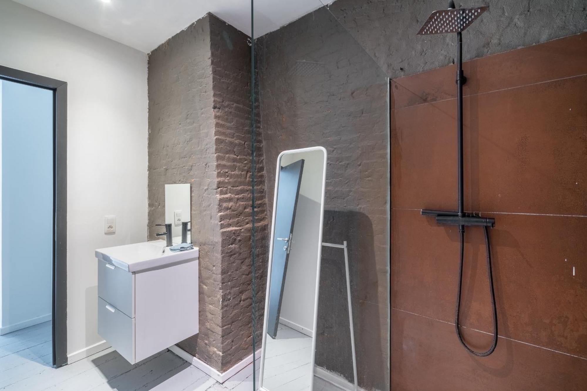 Charming Two-Bedroom River Side Apartment Antwerpen Buitenkant foto